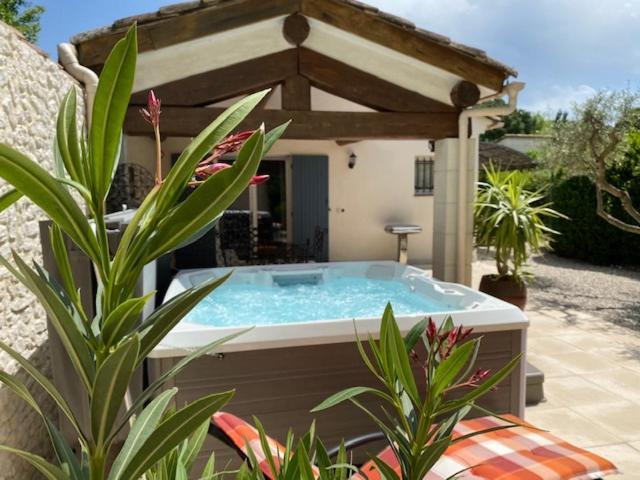 Mas Beau Soleil & Spa Cottages De Charme Avec Jacuzzi&Jardin Prives Сен-Реми-де-Прованс Экстерьер фото