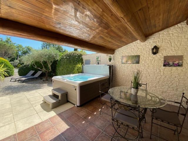 Mas Beau Soleil & Spa Cottages De Charme Avec Jacuzzi&Jardin Prives Сен-Реми-де-Прованс Экстерьер фото